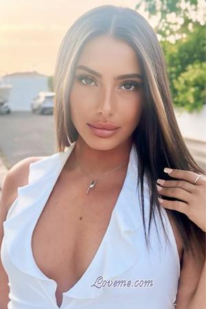 217084 - Alexia Age: 30 - France