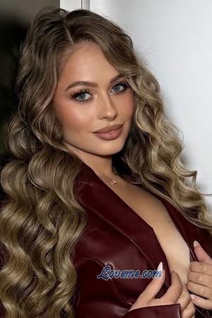 221643 - Krystsina Age: 27 - Belarus